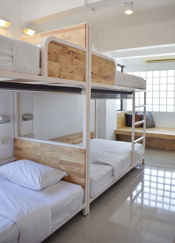 Mixed Dorm, 12 Beds، Loyy Hotel 5/9