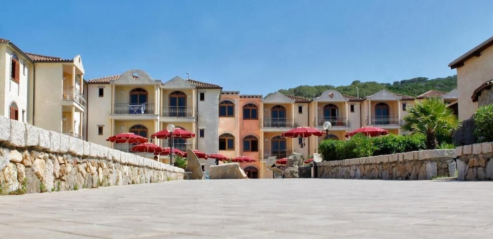 Club Esse Posada Beach Resort 3/35