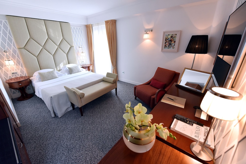 Ziya Hotel 47/67