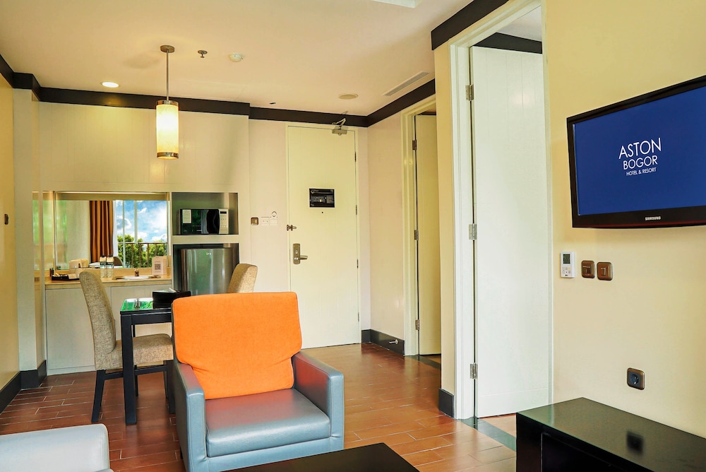 Aston Bogor Hotel & Resort 11/90