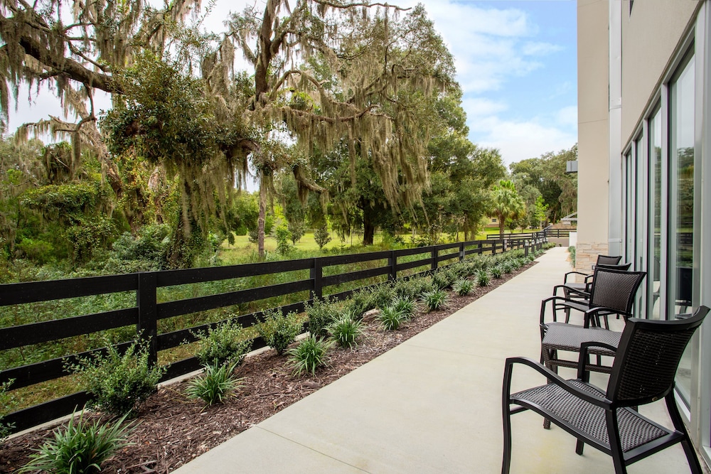 Holiday Inn Express And Suites Deland South in DELAND - FL