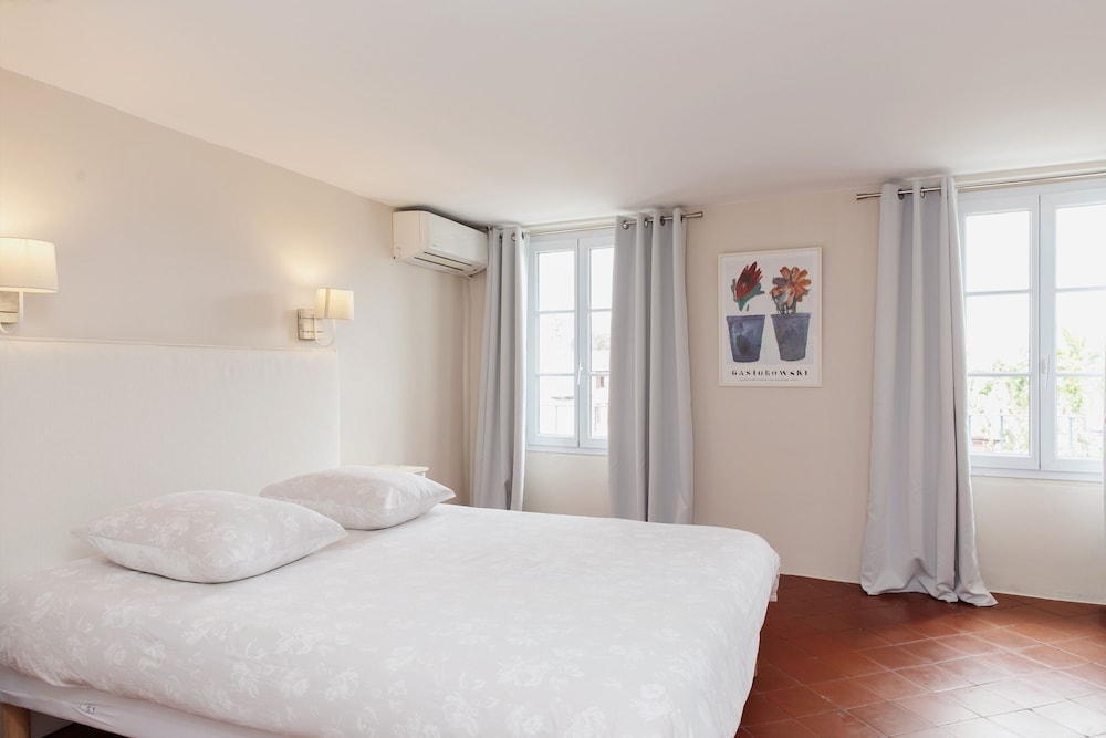 Coq Hotel 14/50