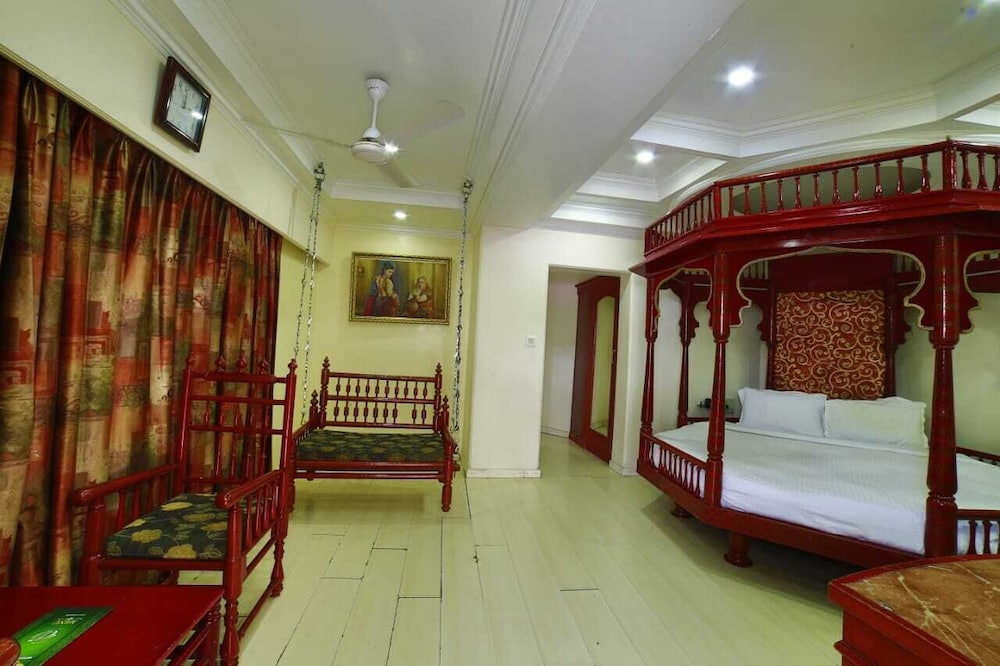HOTEL SAMRAT INTERNATIONAL 7/28