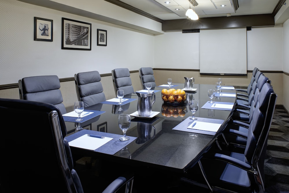FOUR POINTS BY SHERATON DETROIT NOVI 50/63