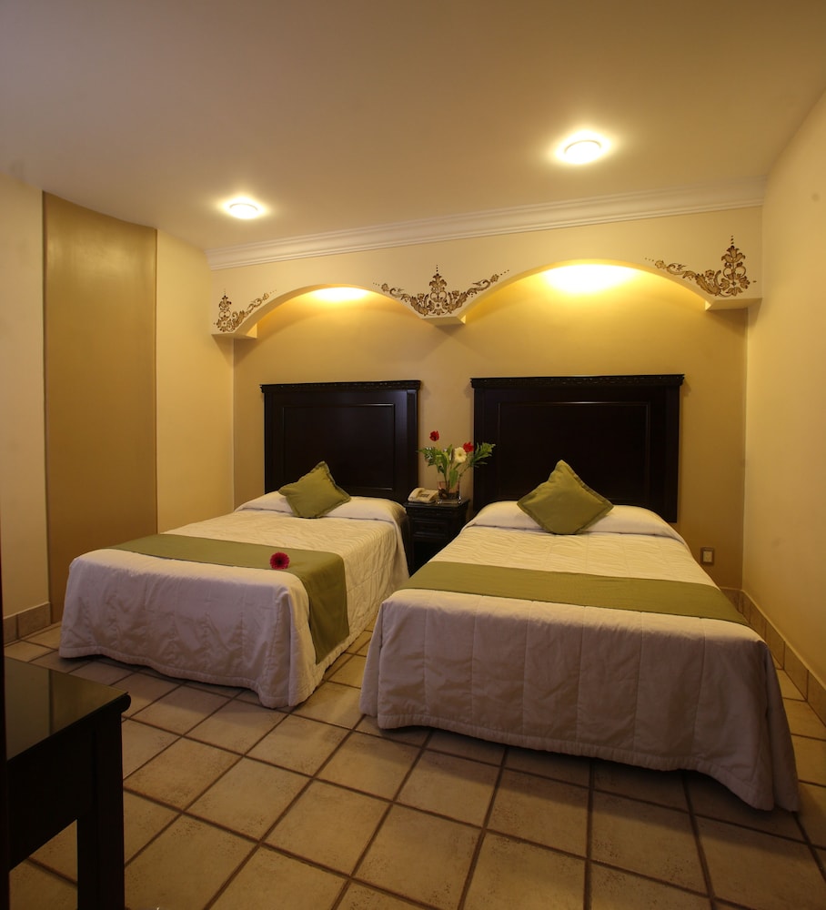 ROOM, TRIPLE, 1 DOUBLE AND 1 SINGLE BED