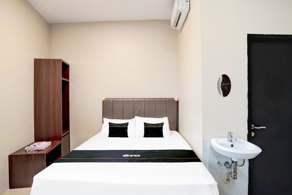 Hotel O Balikpapan near Siloam Hospital formerly Syafla Guest House 29/45