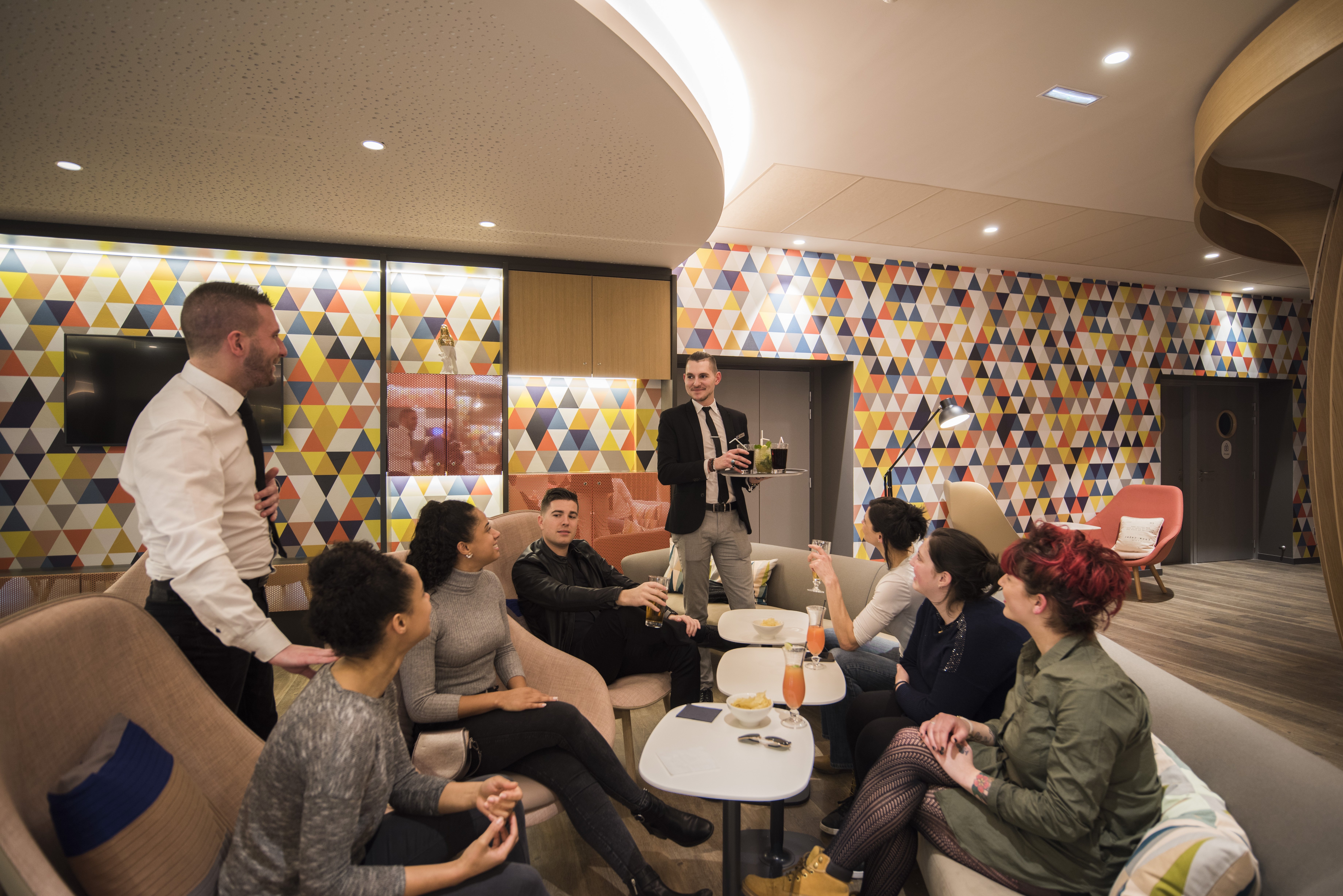 HOLIDAY INN EXPRESS PARIS - CDG AIRPORT 68/70