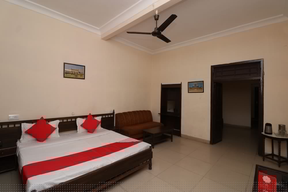 Central Hotel 17/62
