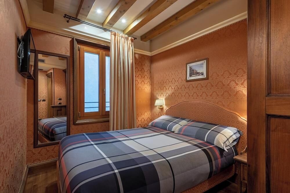 COMFORT, DOUBLE BED, NO ELEVATOR, ANNEX