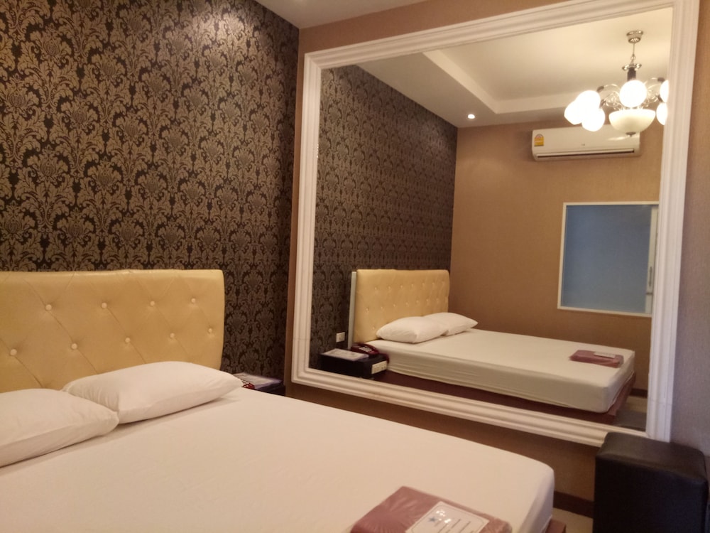 Honey Inn Hotel 12/50