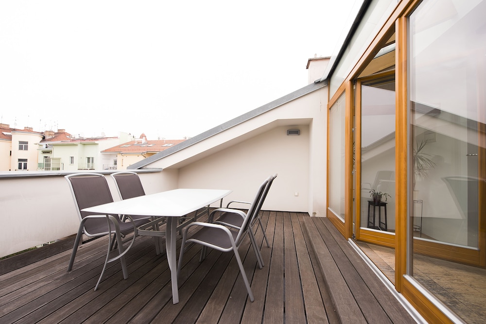 DownTown Suites Kodanska 37/42