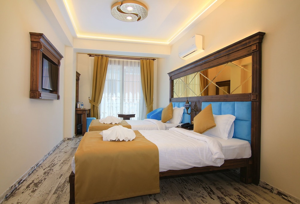 Reis Royal Hotel 18/80
