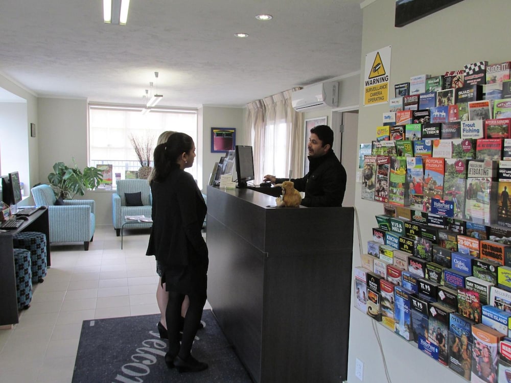 LAKE ROTORUA HOTEL 5/46