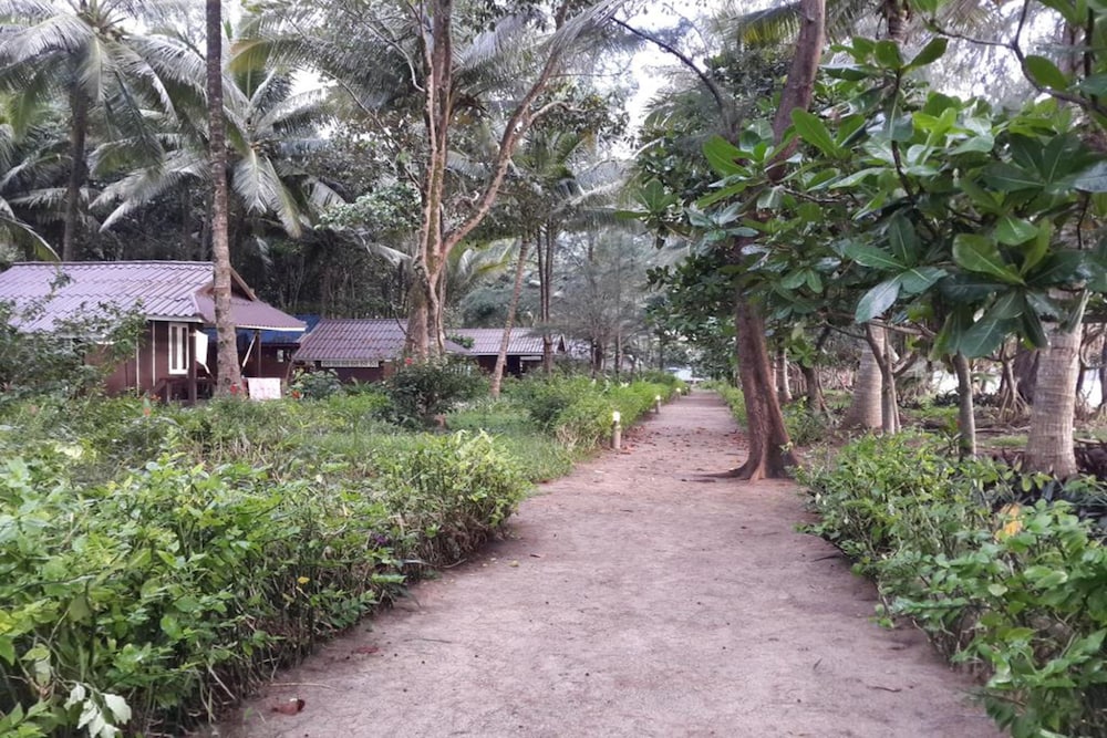 Phayam Coconut Beach Resort 43/50