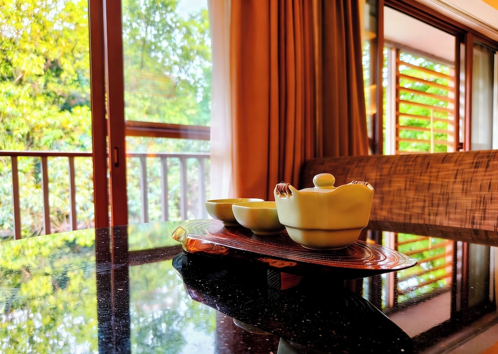 Baiyun Lakeside Hotel 45/50