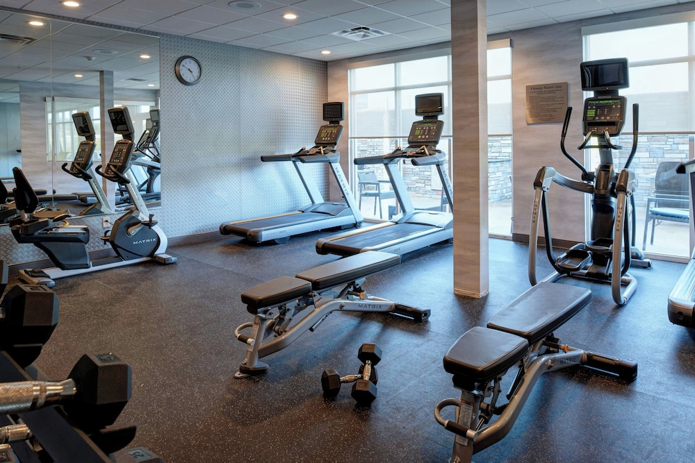 Fairfield Inn And Suites Columbus In 30/50