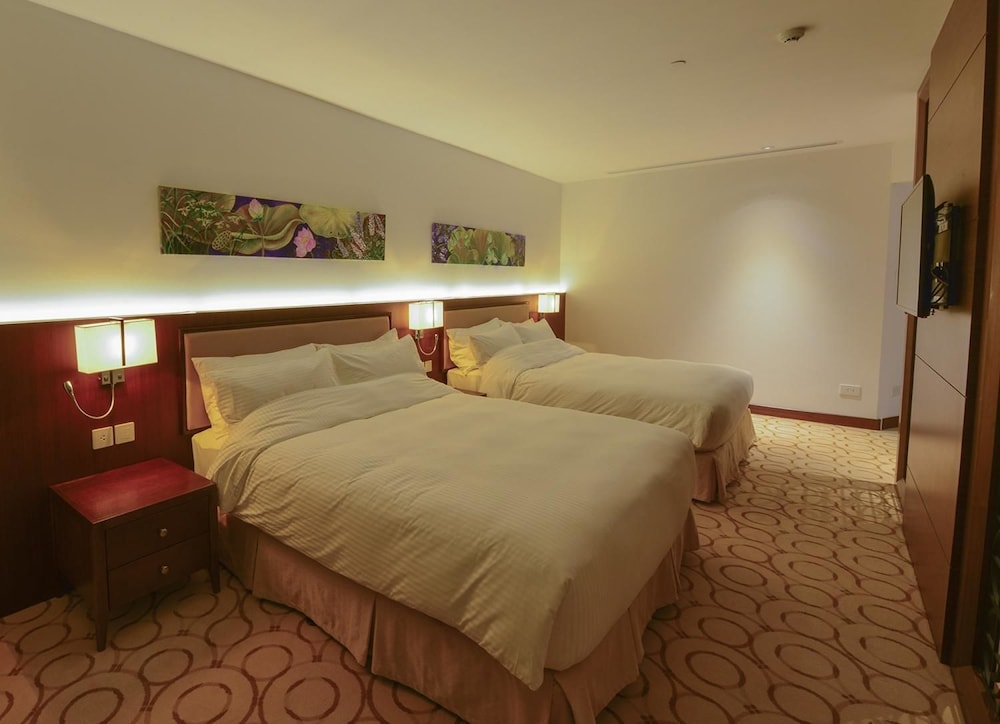 Aristo International Hotel 12/53