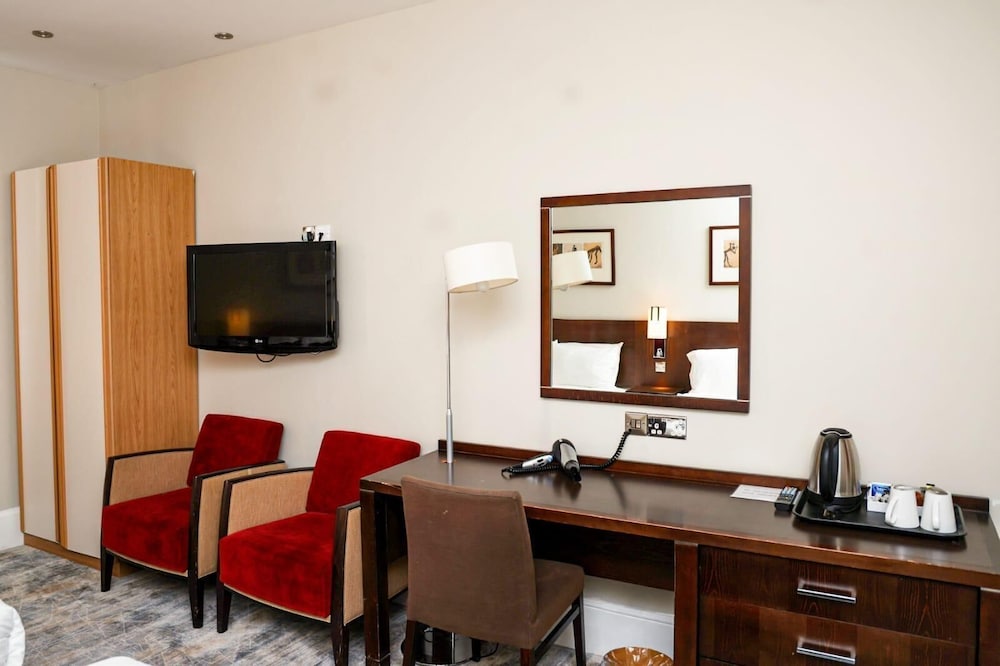New Wilmington Hotel 51/58