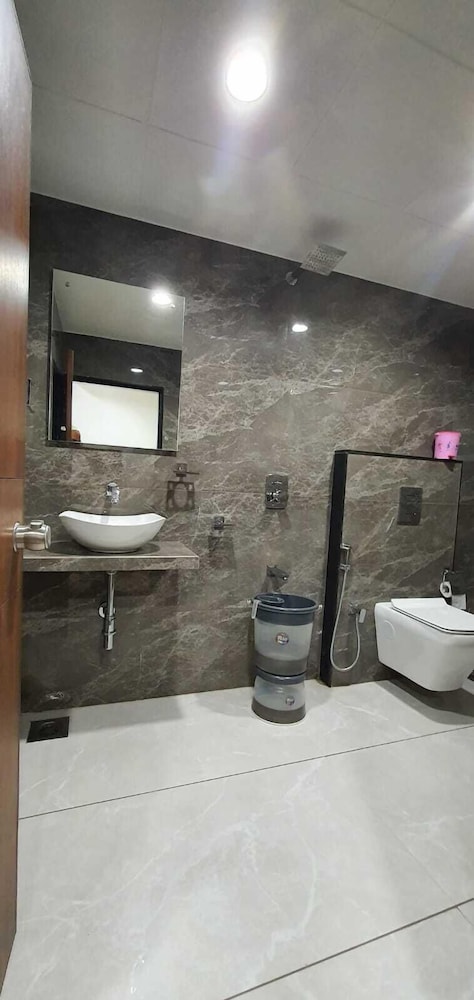 HOTEL AMBASSADOR VADODARA 47/50