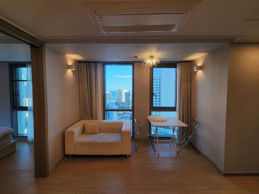 A1 with Haeundae 33/65