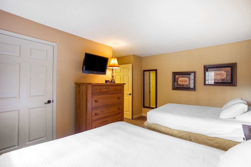 Bluegreen Vacations Blue Ridge Village, an Ascend Collection Resort 7/40