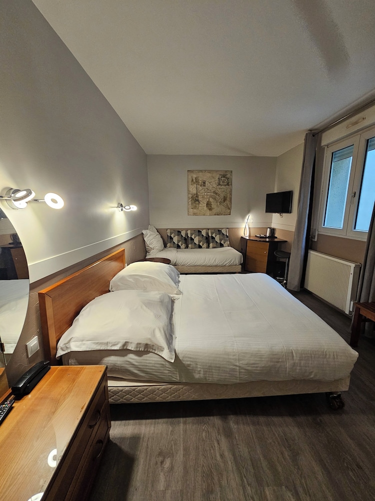 ROOM, TRIPLE
