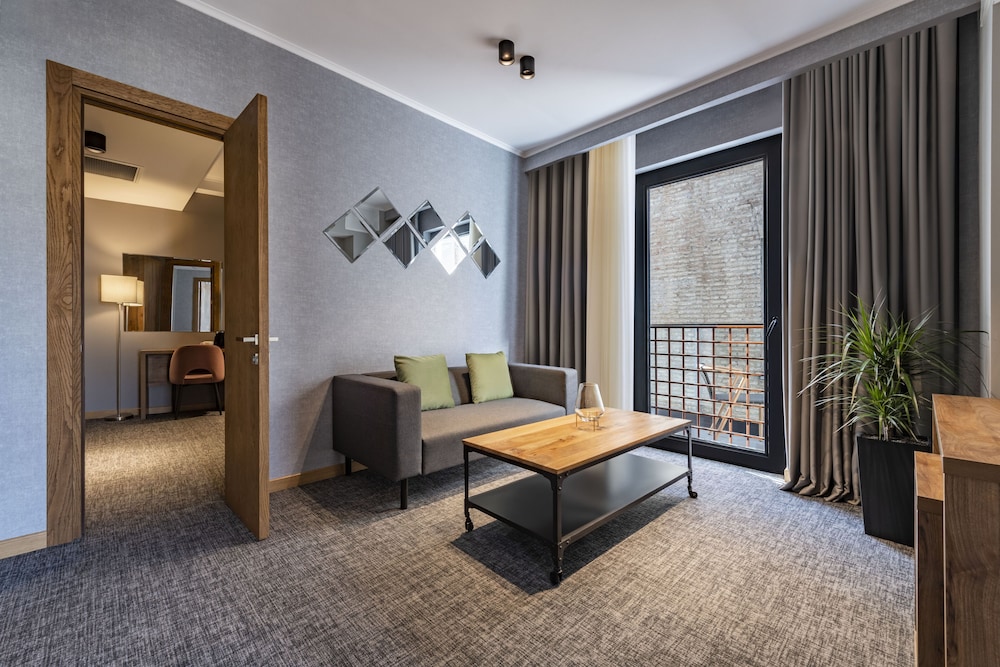 Barnovi Boutique Hotel 43/61