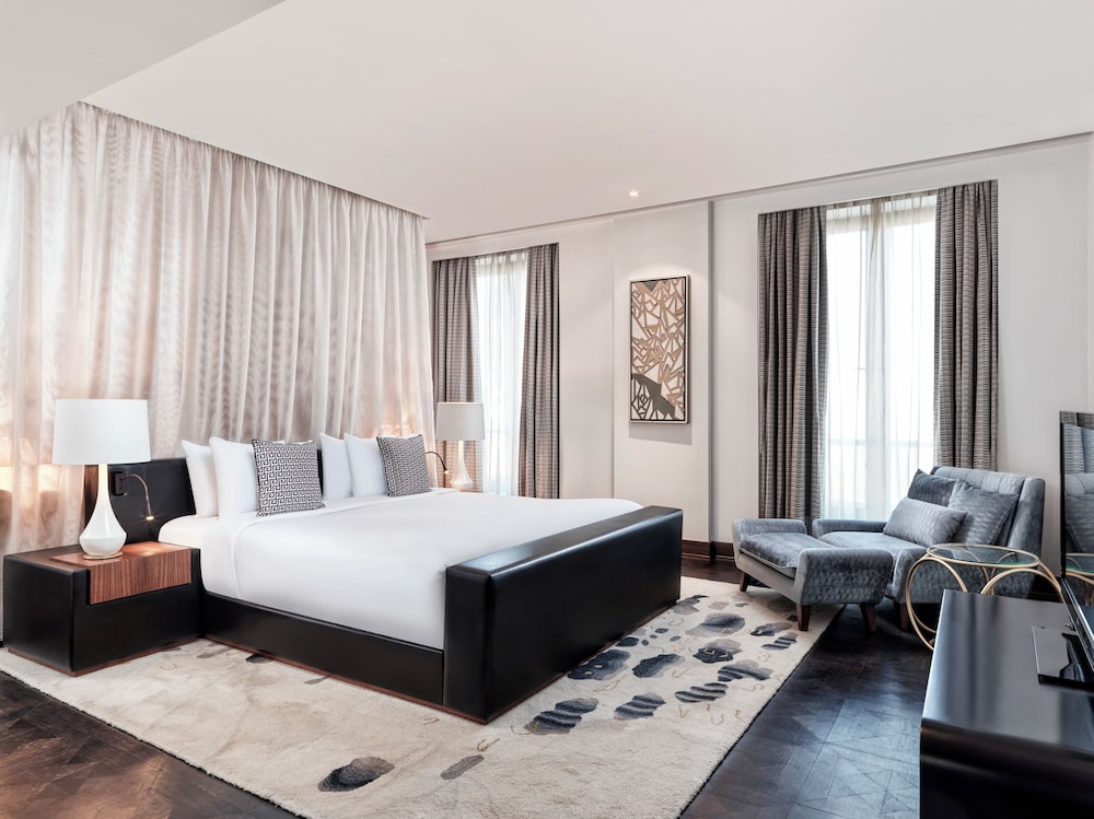 PRESIDENTIAL, SUITE