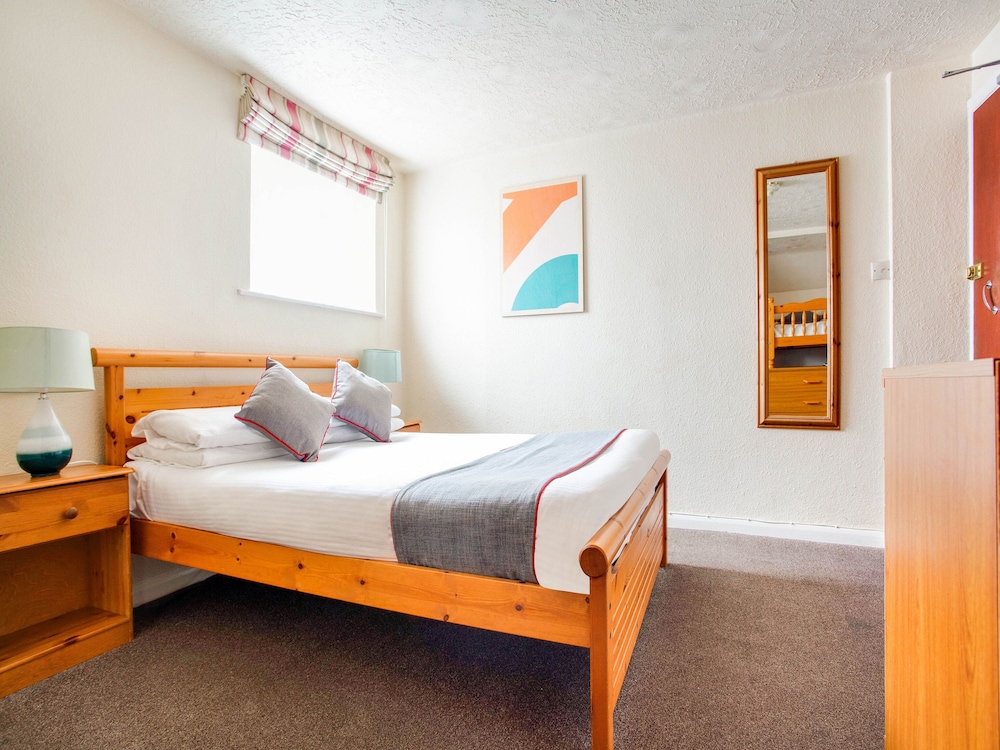 Oyo Godolphin Arms Hotel 20/67