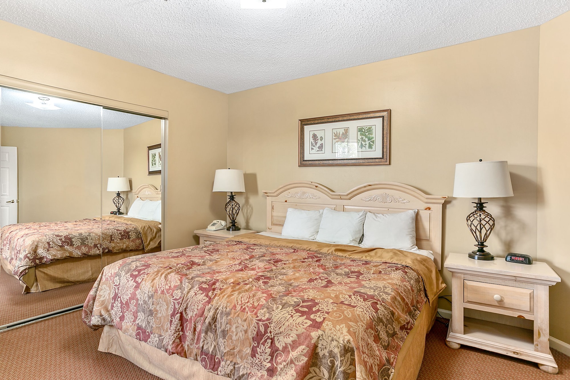 1 Bedroom, Condo, Standard, Queen Bed, Sofa