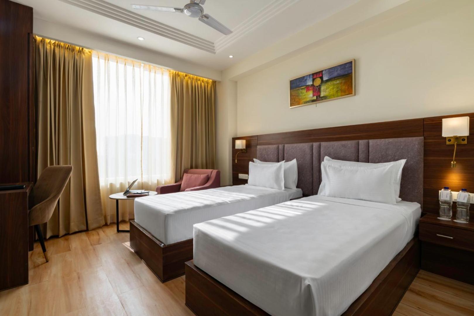 Clarks Inn Suites Agra 16/52