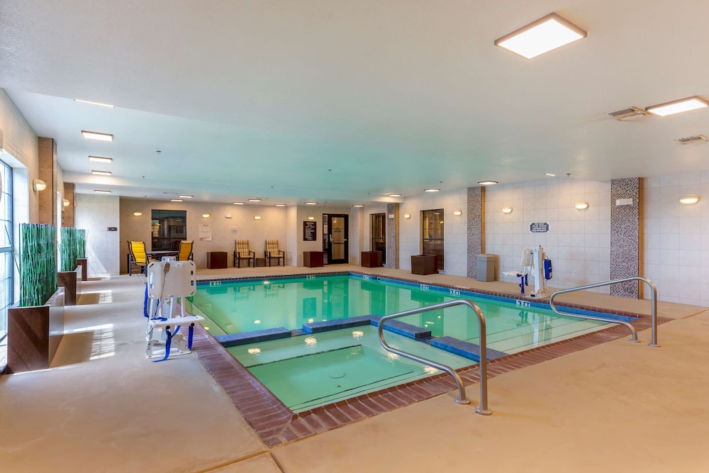 Best Western Plus Red River Inn 25/37