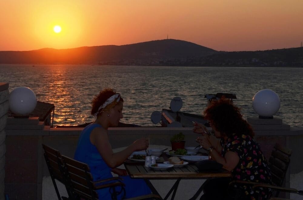 Ayvalik Palas Hotel 41/45