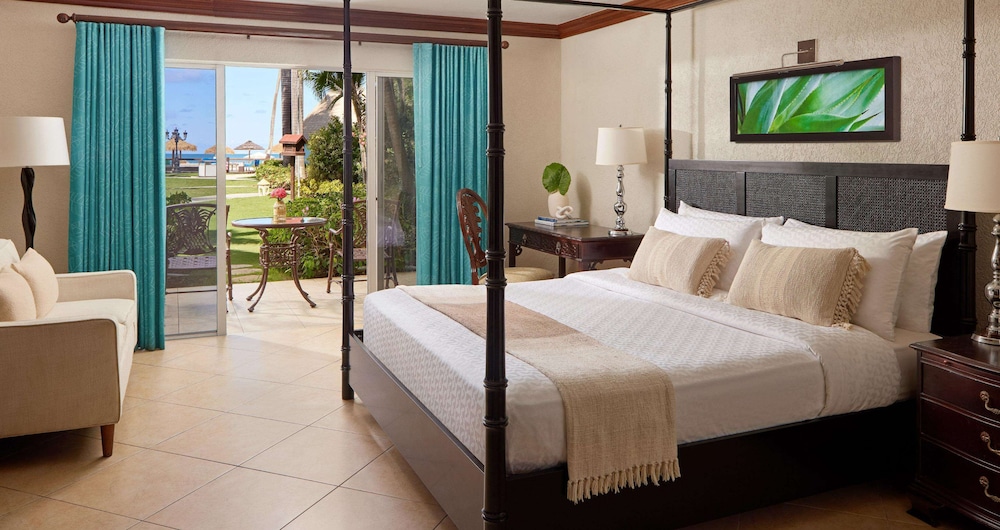 1 Bedroom, Caribbean, Walkout, Club, Suite, King Bed, Garden View, Terrace, Club Floor
