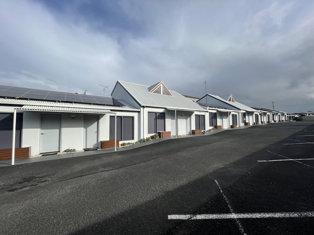 Coastal Motel 2/66