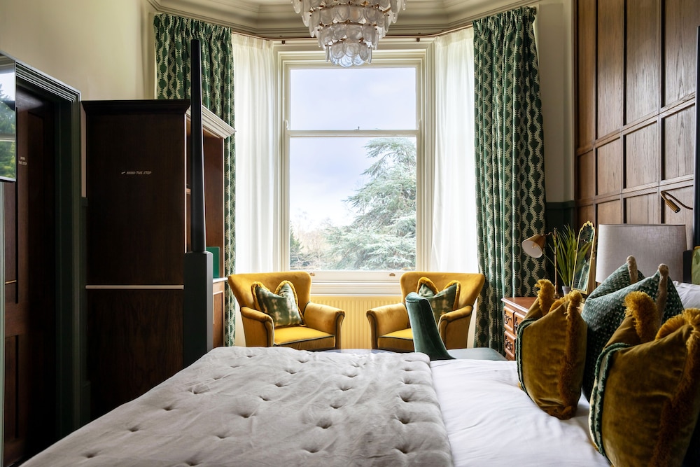 Worplesdon Place Hotel 23/70