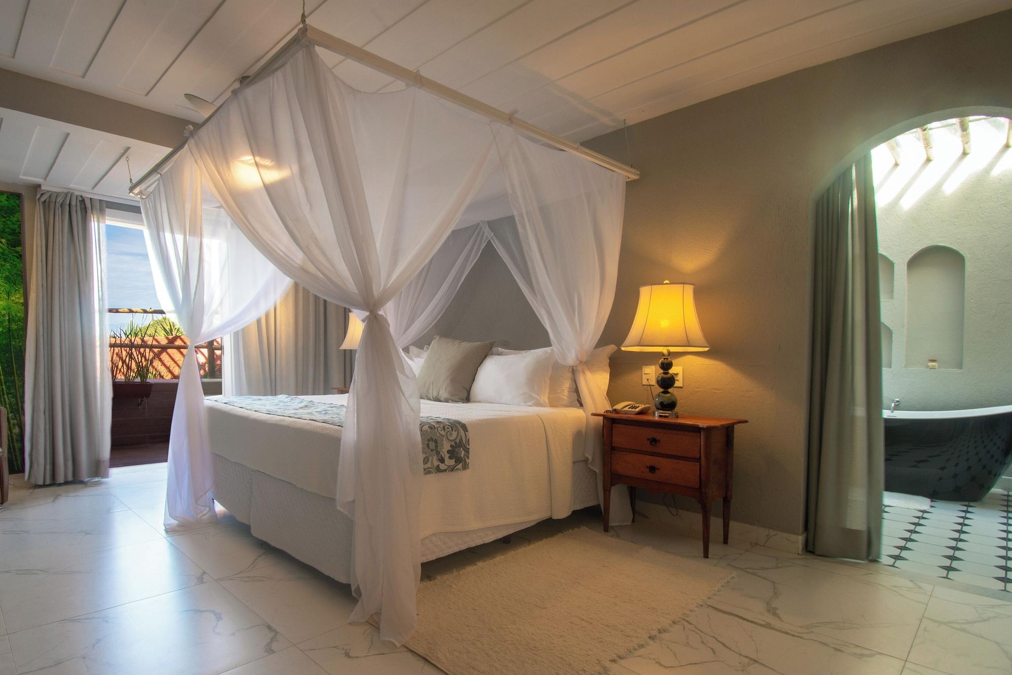 Suite, Partial Ocean View, Bathtub