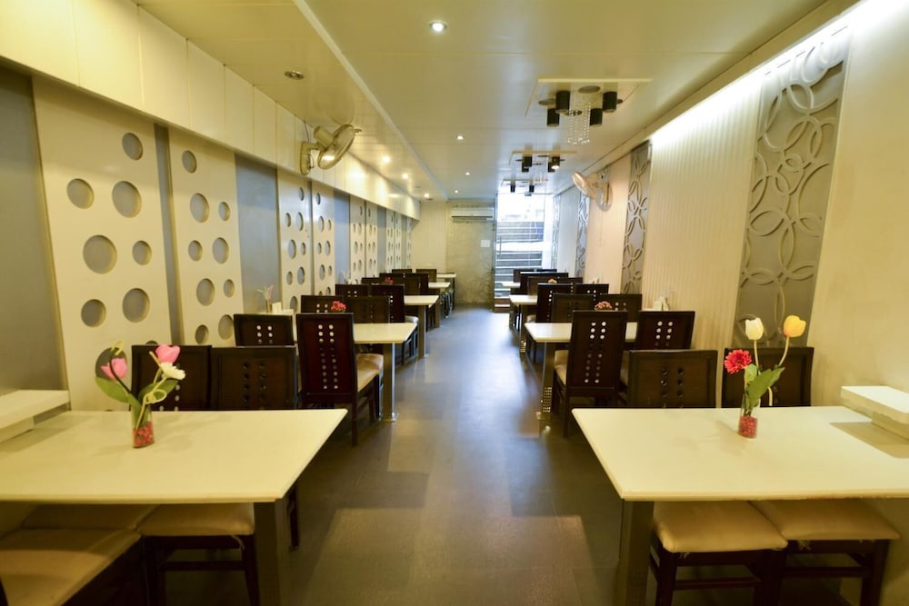 Hotel Central Residency 37/39