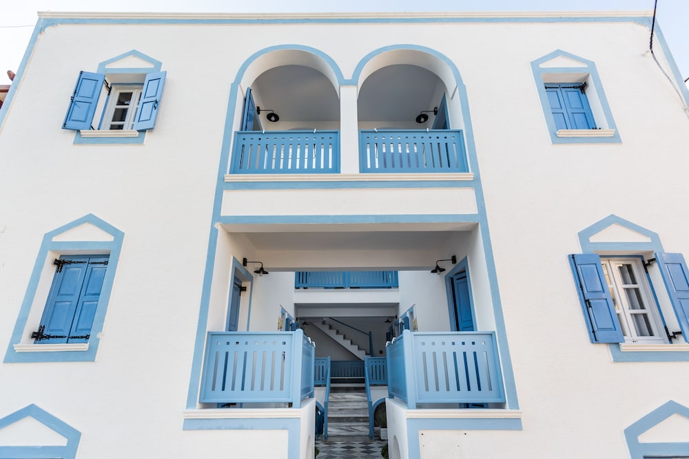 Fanouris Condo 1/22