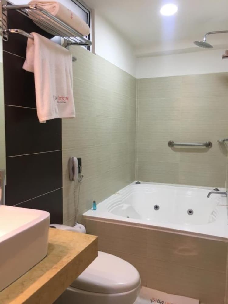 Isa Victory Hotel Boutique 61/64