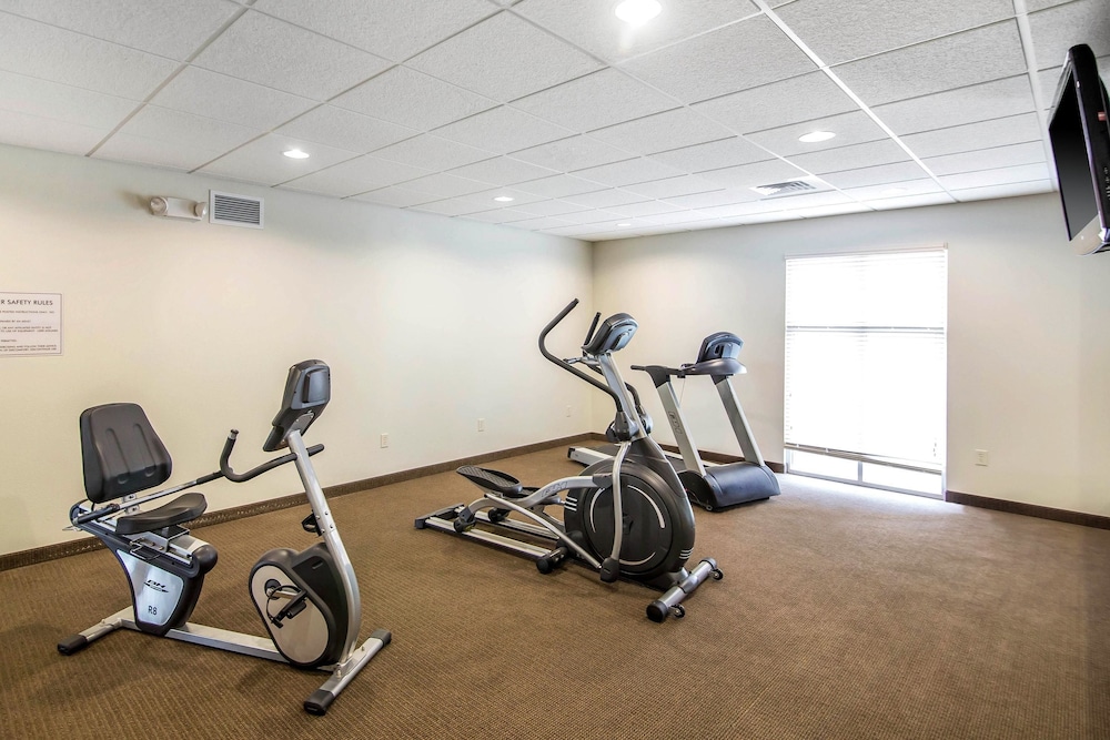 Sleep Inn & Suites Haysville - Wichita South 33/58