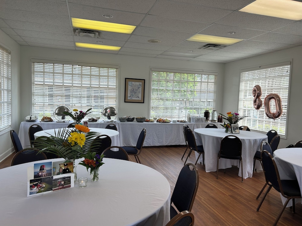 Merry Acres Inn 34/50
