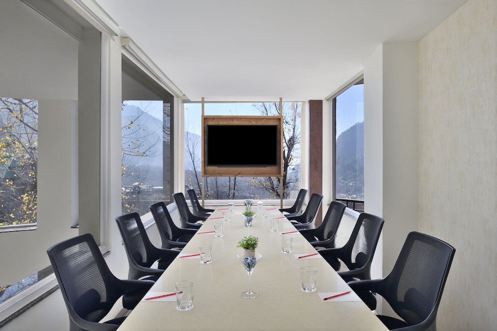 juSTa Grand View Resort & Spa Manali 68/73