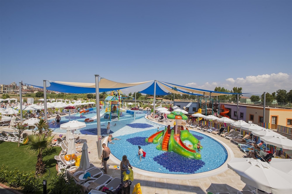 Dream World Aqua Hotel 35/50