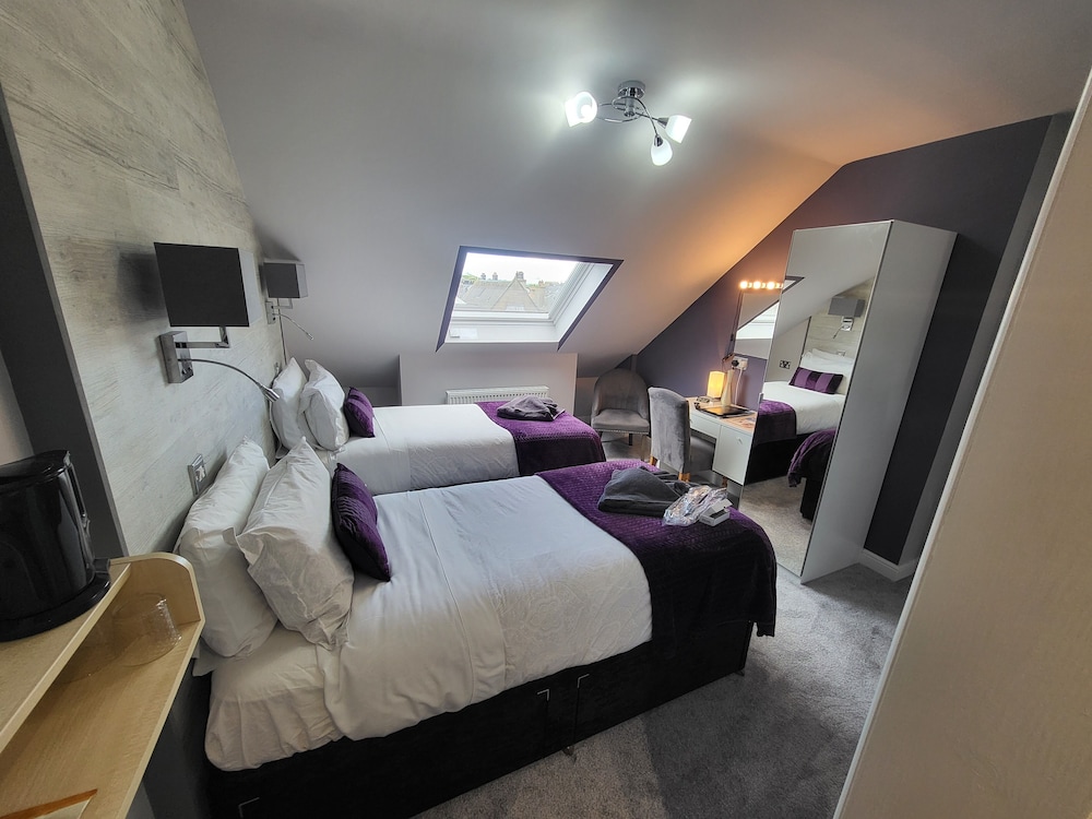 Superior, Twin Beds