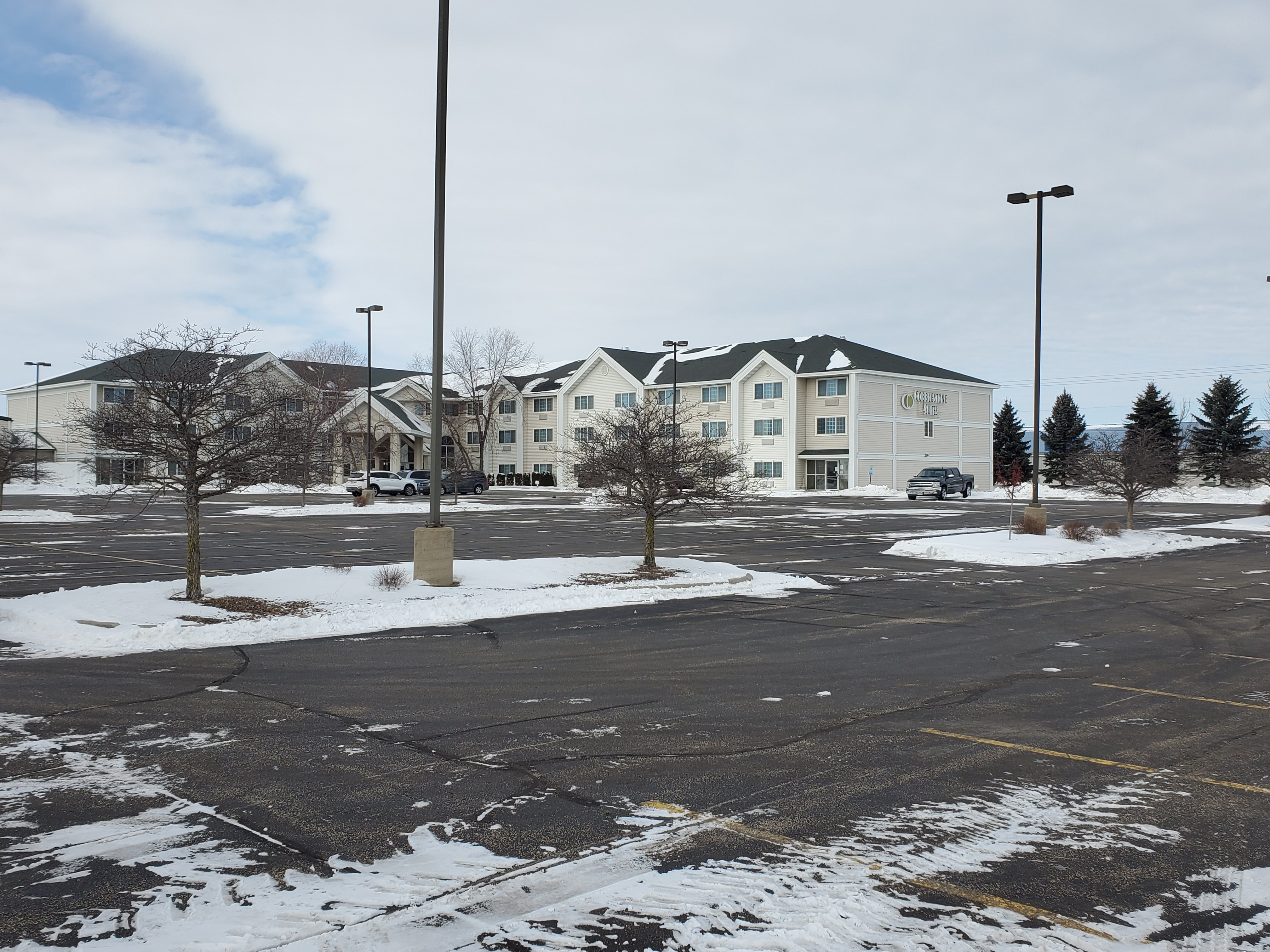 Cobblestone Suites Oshkosh 72/75