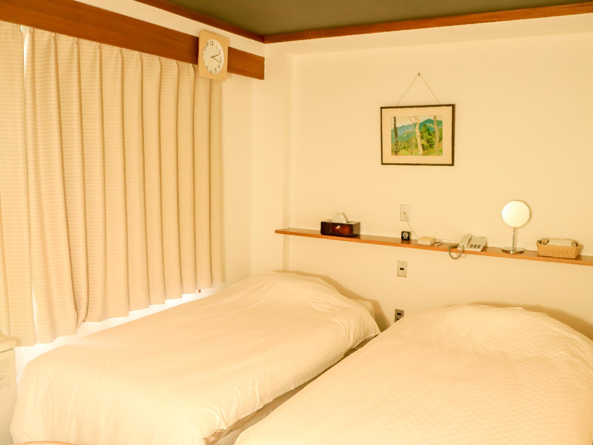 Standard, Twin Beds, Unit Bath