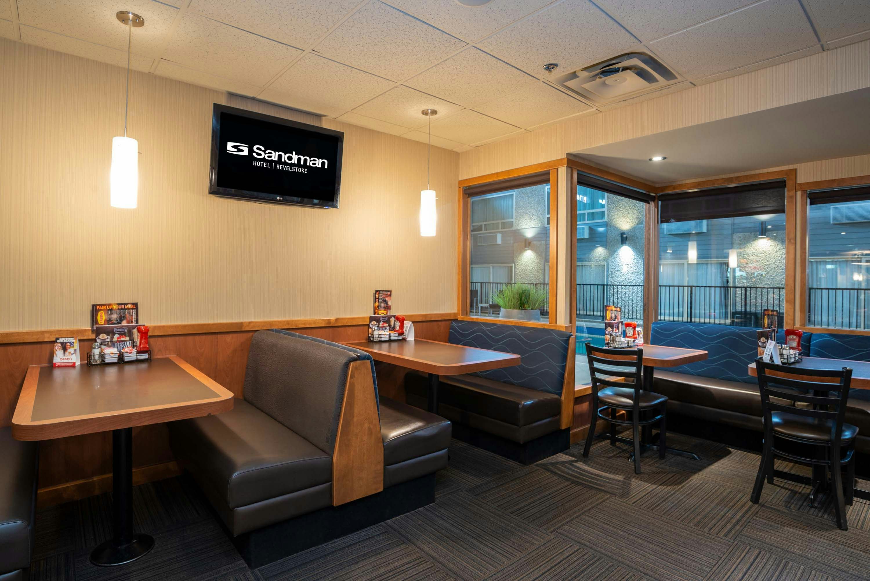 Sandman Hotel Revelstoke 19/26