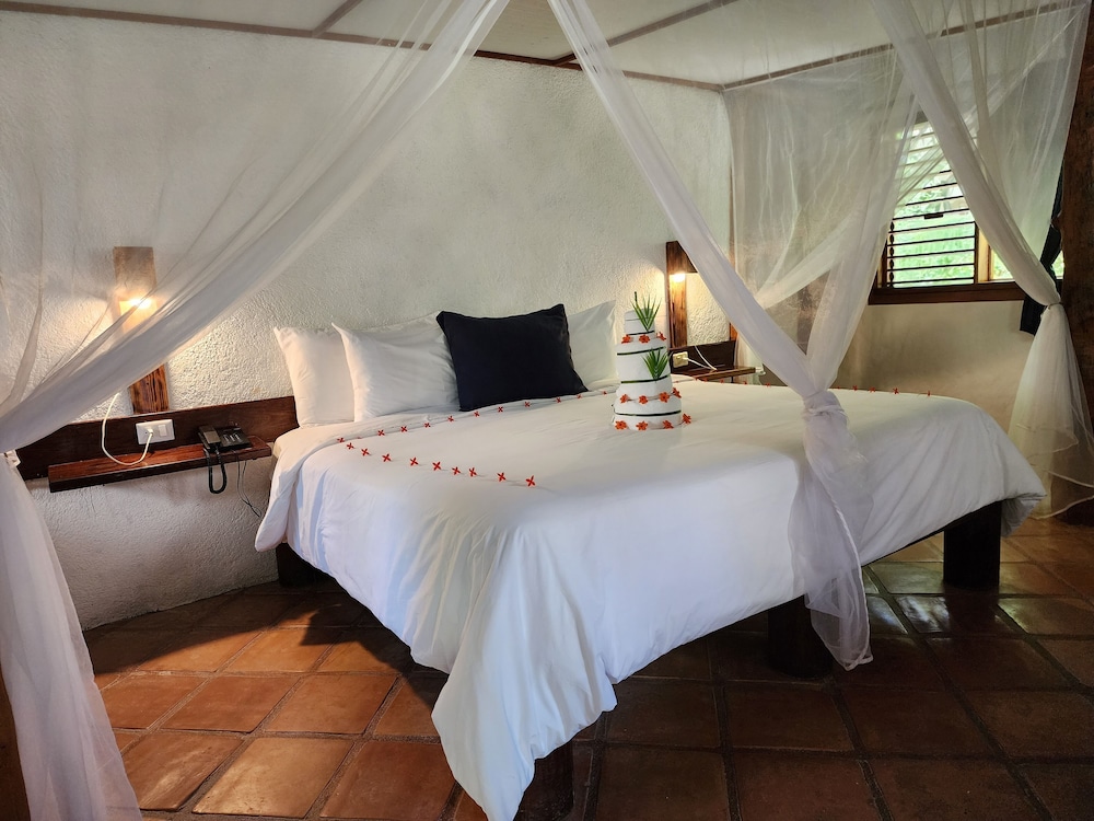 BUNGALOW, KING BED, GARDEN VIEW, ADULT ONLY