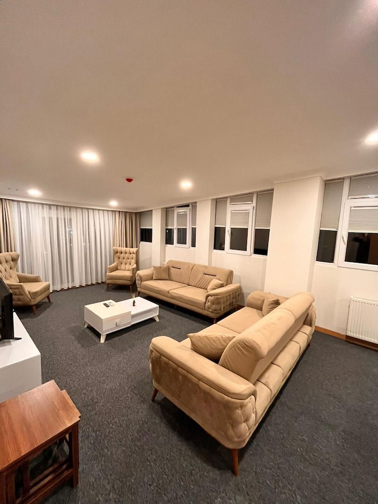 Simal Hotel 32/50